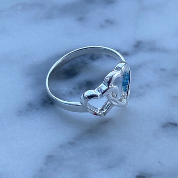 Sterling Silver Heart Ring Beautiful Design - Picture 2 of 4